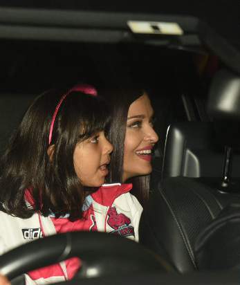 Aishwarya with aradhya