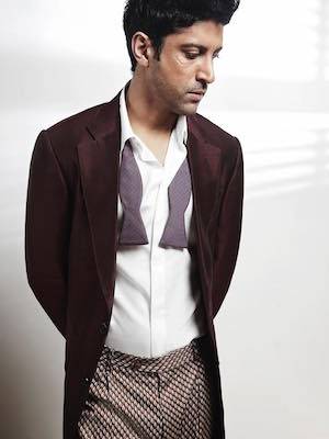 farhan akhtar standing