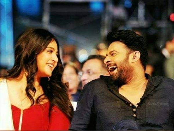 anushka laughing