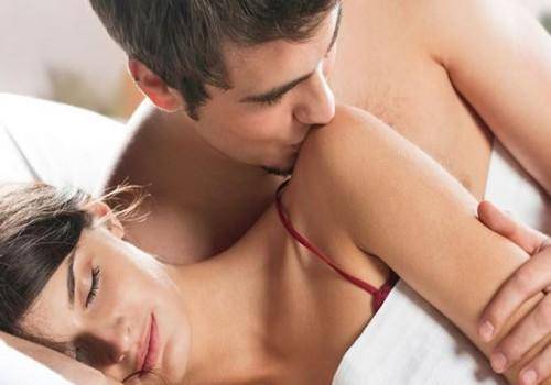 couple-sex-foreplay