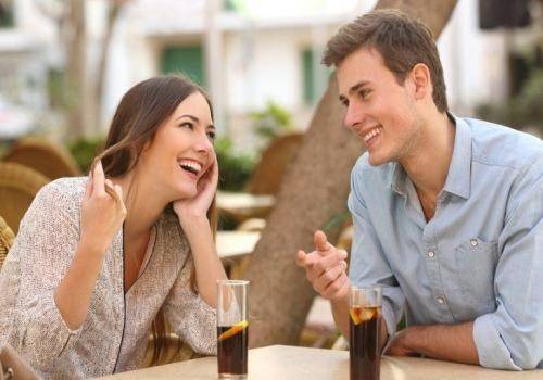Couple-dating-and-flirting-in-a-restaurant
