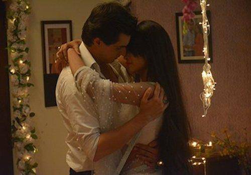 couple-hugging (1)
