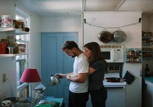 couple-living-poorly