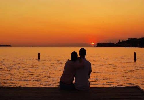 couplewatchingsunset
