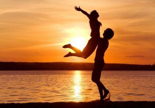 happy couple beach