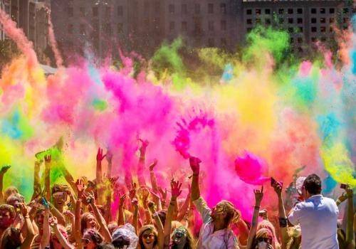 holi