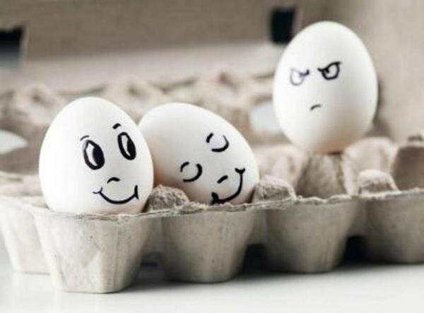 eggs with faces