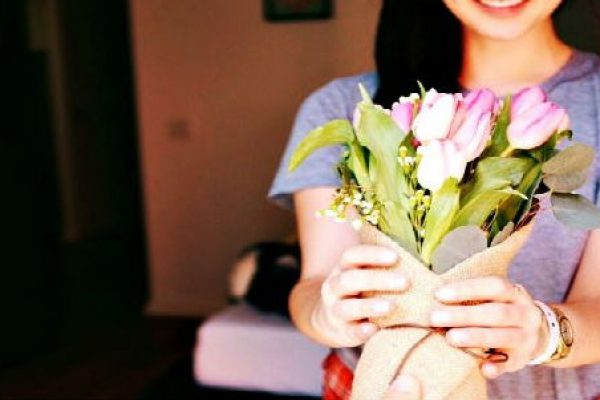 girl with flowers