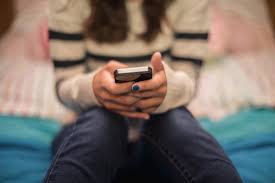 girl with phone