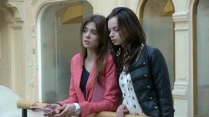 girls talking