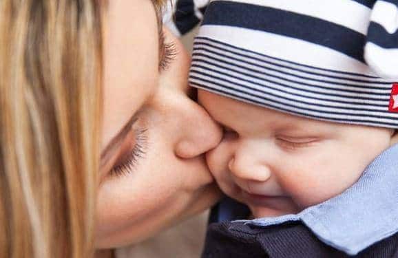 baby with mom