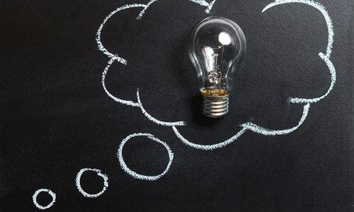 thought bubble with a bulb in it