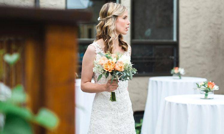 how to get a girl out of your league. We will tell you how to woo a gorgeous girl