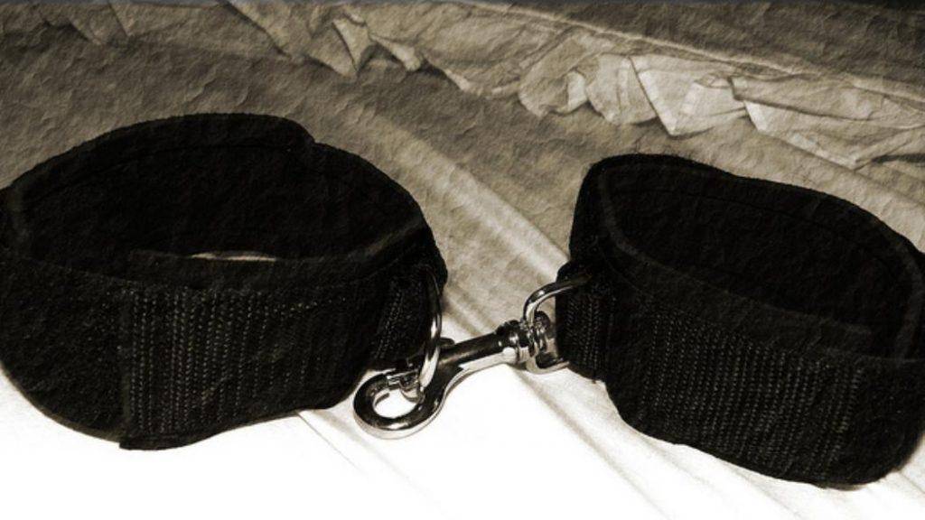 kinkiness