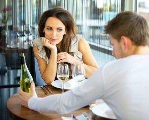 pretty woman on date