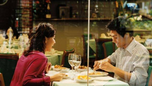 tips to pick up food on first date