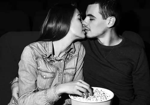 kissing
