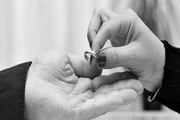 Woman-Giving-Ring