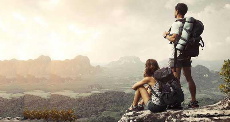 How can couples do budget travelling together