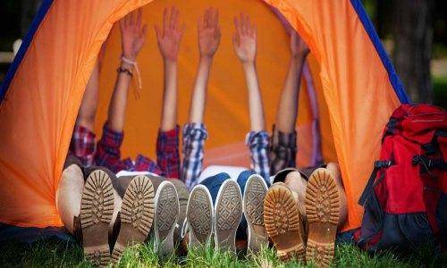 friends doing camping