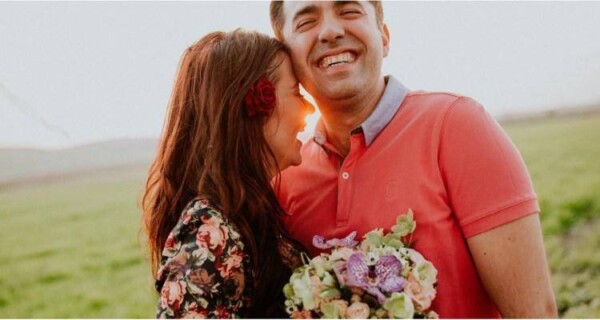 Why women date married men
