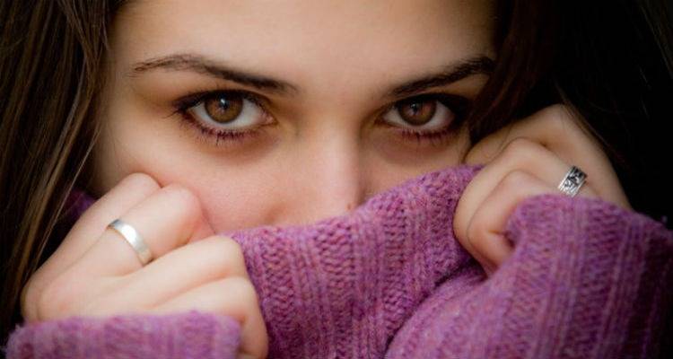 shy-woman