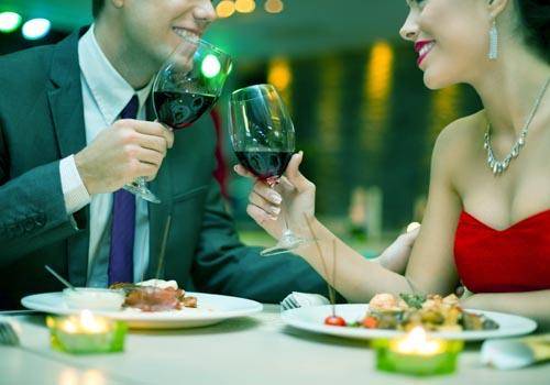 couple fine dining