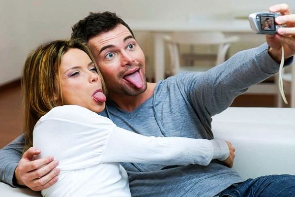 couple making selfie
