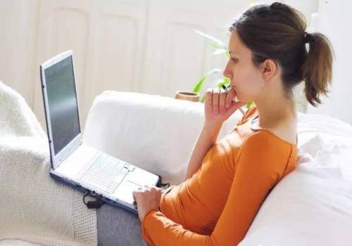 lady with laptop