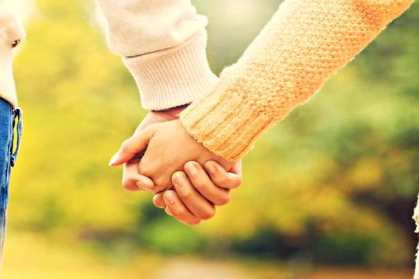 picture-of-couple-holding-hands
