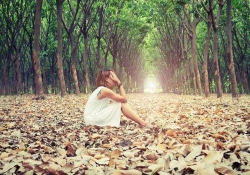 sad-woman-in-forest-768x512