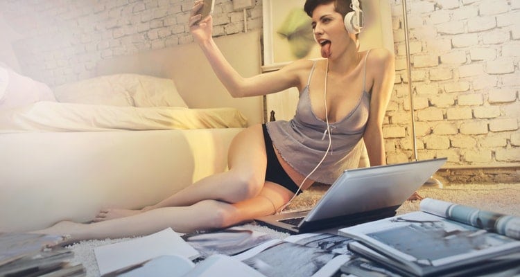 5 naughty texts to send to your husband to make him come home asap - 66