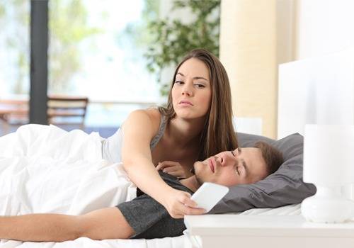 Jealous girlfriend stalks her boyfriend's social media account