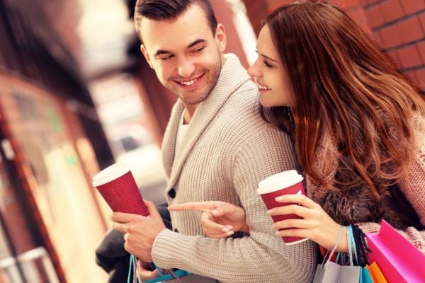 couple on shopping