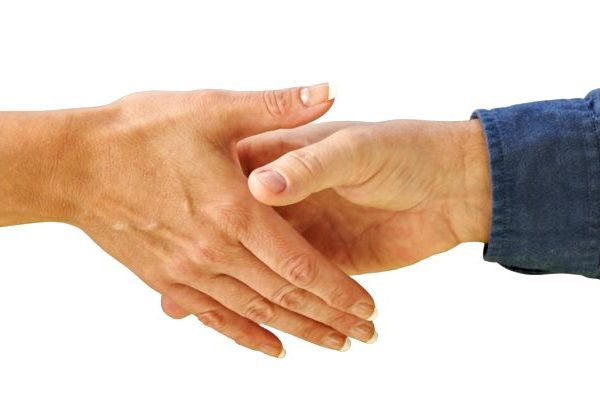 couple-shakehands