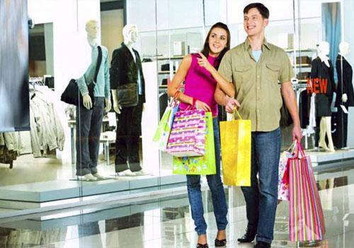 couple shopping
