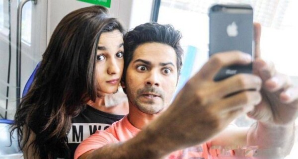 alia and varun dhawan. Couple poses for the best selfies