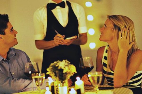 couple in restaurant