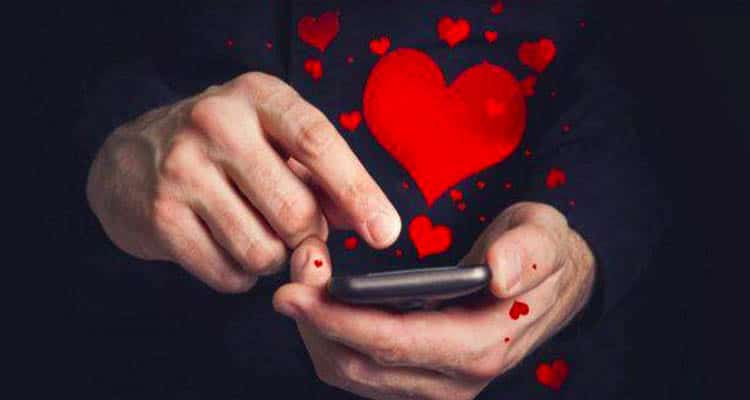 man texting after first date