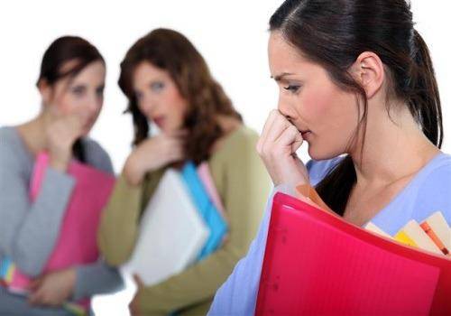 woman critisising other women