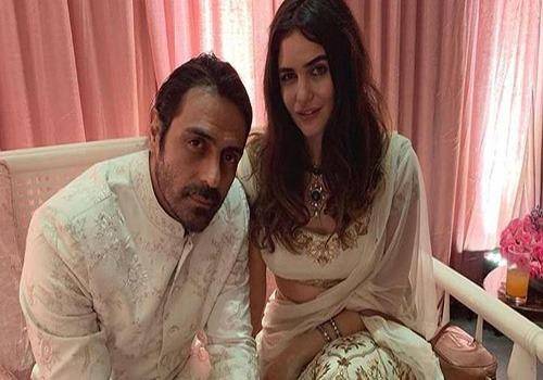Arjun Rampal has got out of his relationship problems and after a divorce is having a baby with his girlfriend Gabriella Demetriades Arjun Rampal has got out of his relationship problems and after a divorce is having a baby with his girlfriend Gabriella Demetriades