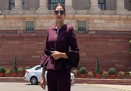 Nusrat Jahan in front of the parliament