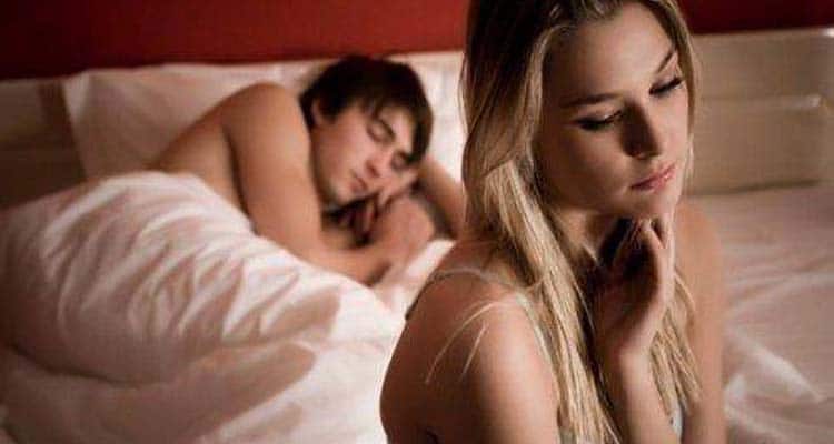En una relación de trofeo hay una abstinencia de sexo. No hay conexión personal con una novia trofeo.