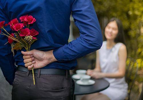 being romantic doesn't means giving red roses to loved one