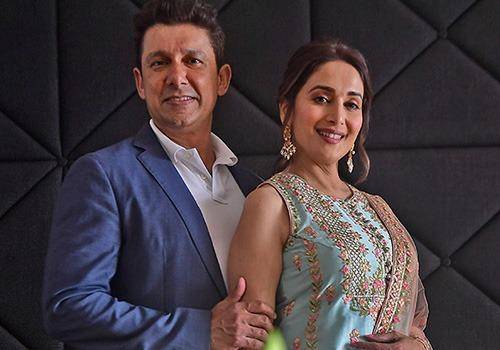 Arrange marriage of Madhuri Dixit and Dr. Shriram Nene