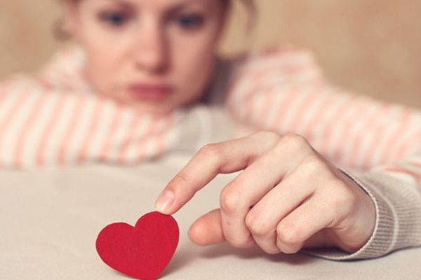 I don't want to leave my boyfriend nor wanted to heart my parents thats why I need relationship advice