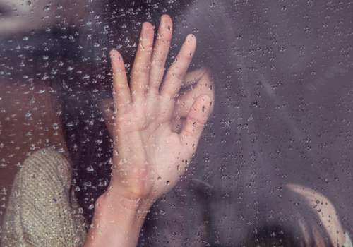 Romance in monsoon have a very different vibe. A monsoon special story you must read