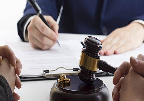 Divorce advice with lawyer