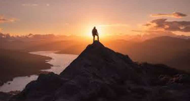 couple seeing sunset