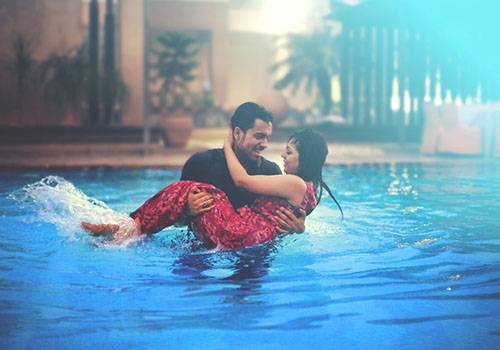 couple under water